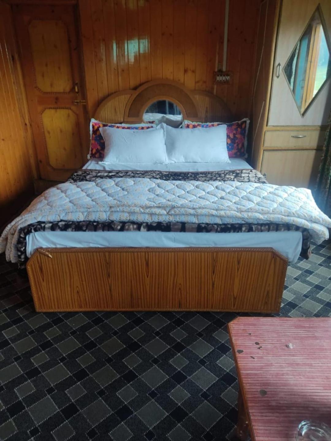 Roseland Cottage , Gulmarg Zewnętrze zdjęcie