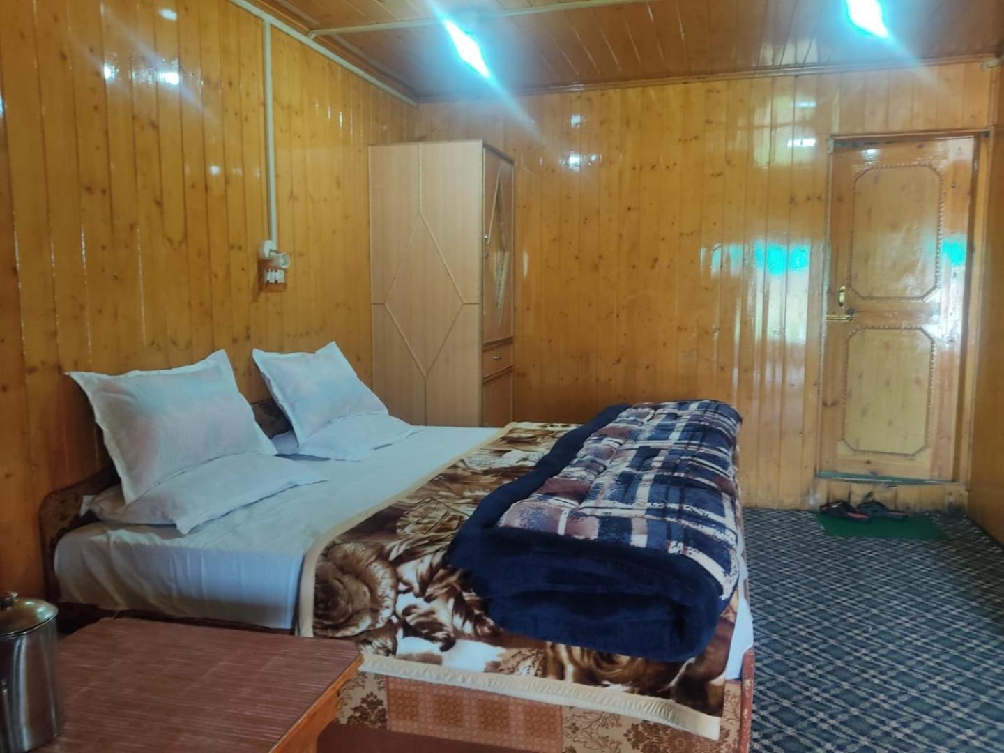 Roseland Cottage , Gulmarg Zewnętrze zdjęcie